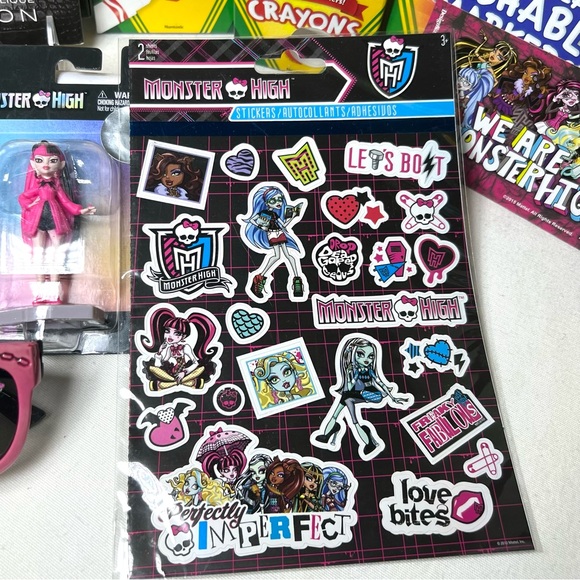 CRAYOLA X MONSTER HIGH GIFT SET - Picture 5 of 16